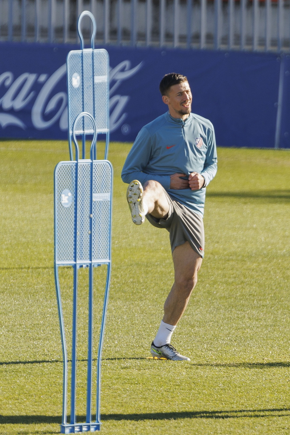 马德里竞技球员集训备战，队内新人表现亮眼的简单介绍