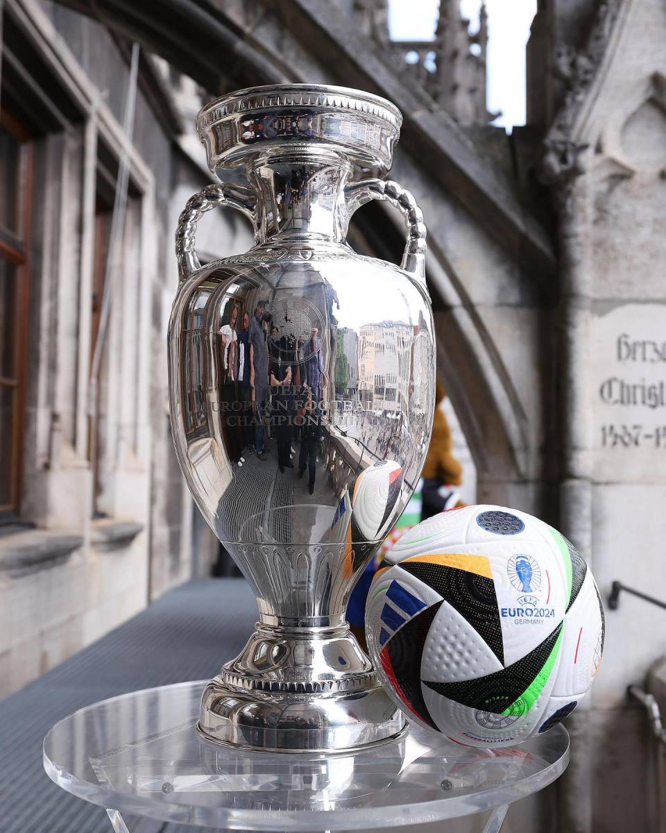 波兰队再度登顶　勇夺多面金牌