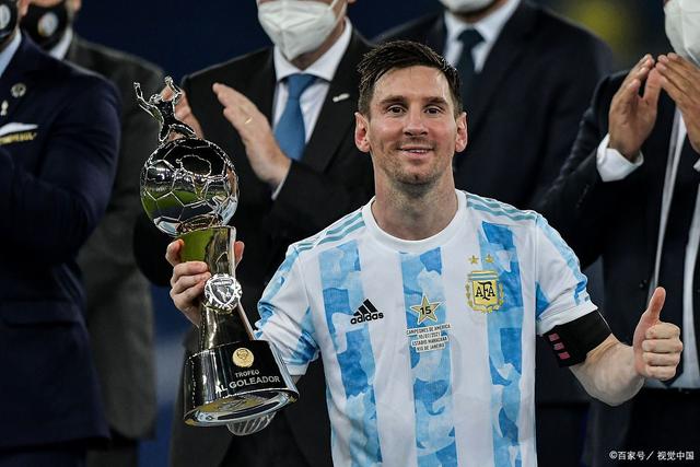 包含足球明星们的辉煌表现引发球迷狂热的词条