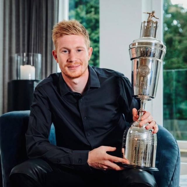  足球从阿贾克斯开启神坛笔趣阁 