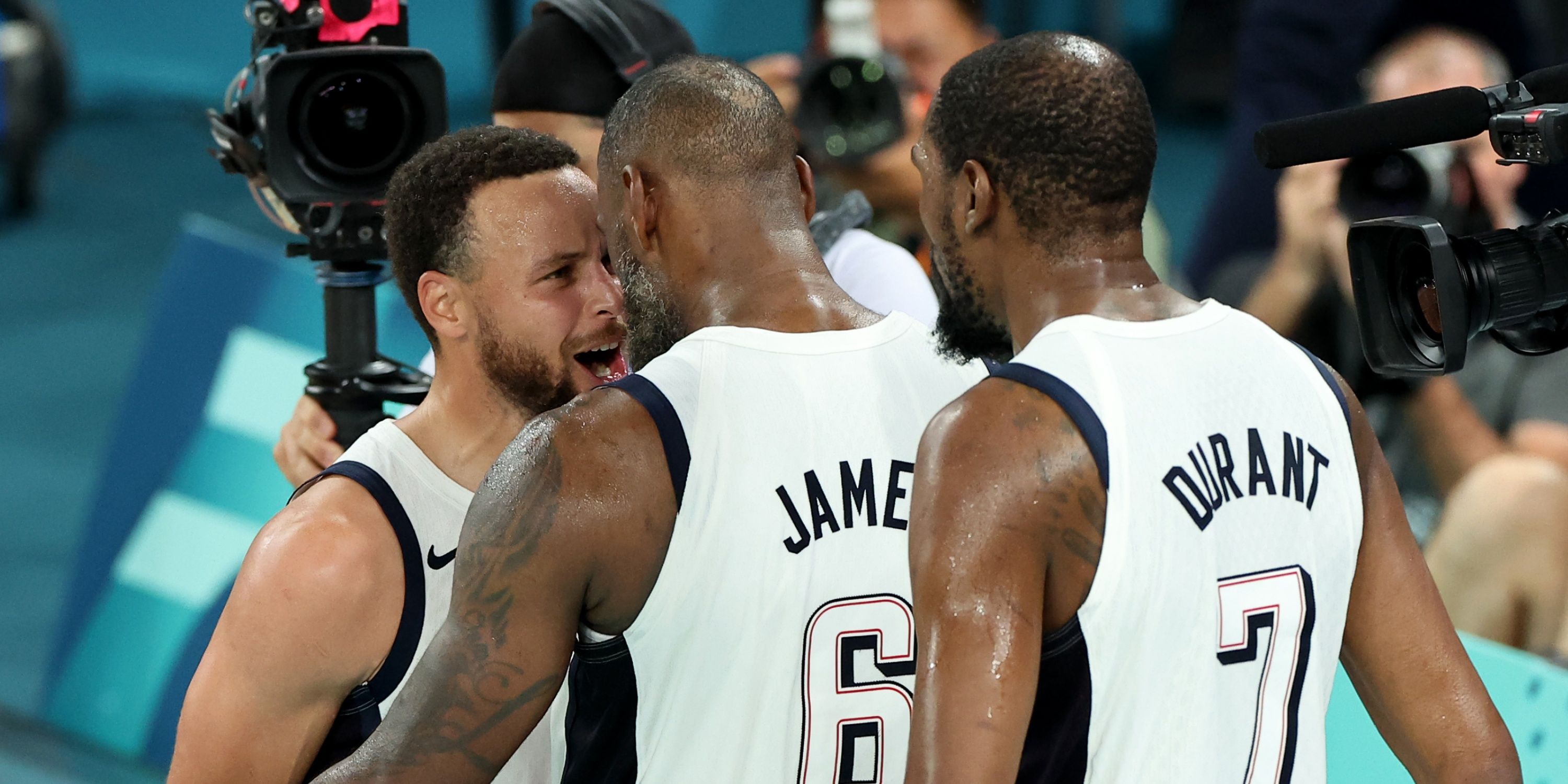  库里在皇家马德里比赛中比分优势明显，精彩发挥引发热议！